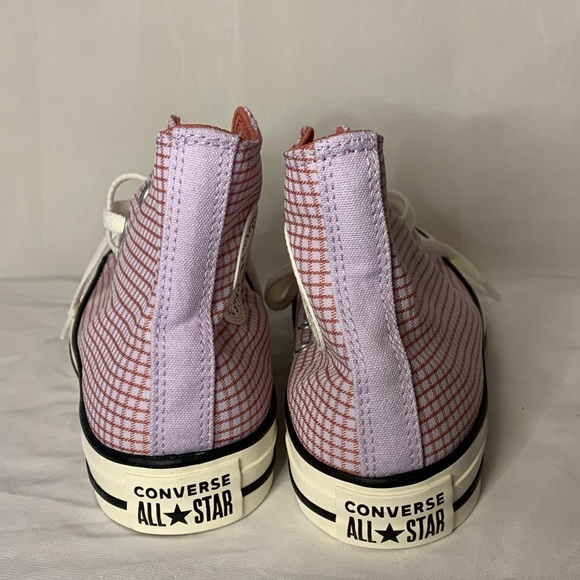 Converse size 7 worn once. Excellent condition. - Picture 2 of 4